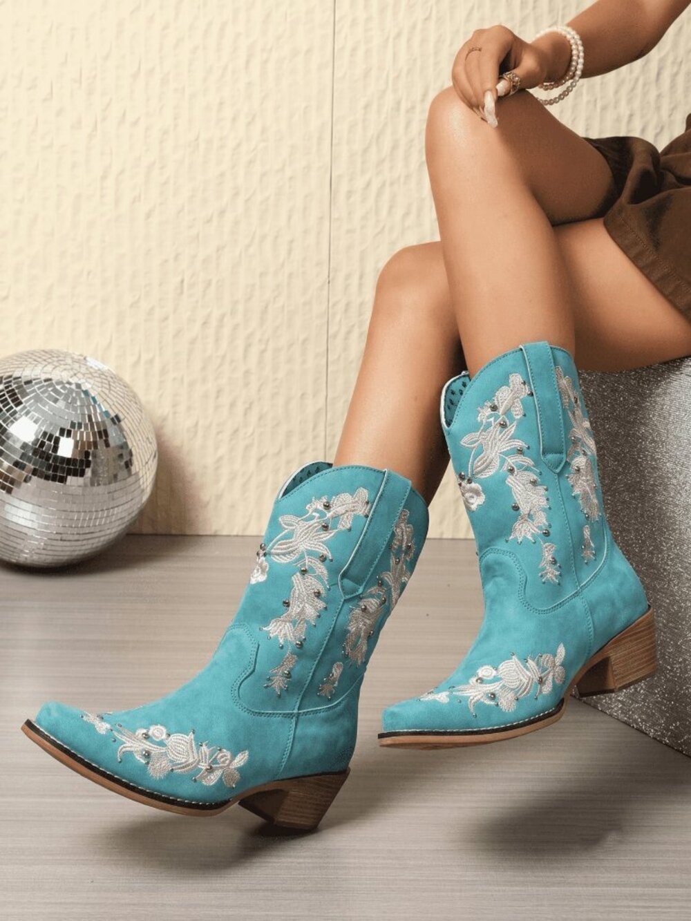 Western Women's Bird Embroidery Pointed Toe Chunky Heel Ankle Boots